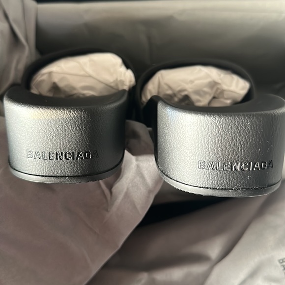 Balenciaga pool slides Sz39 NIB $445 - Picture 3 of 8